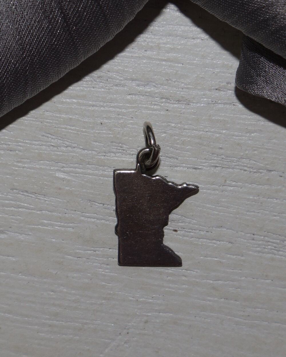 James Avery Sterling Silver Minnesota Map Charm 1.4G / 0.7in